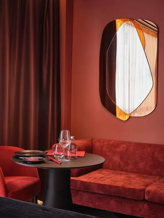 Q Hotel Wellington 4*,