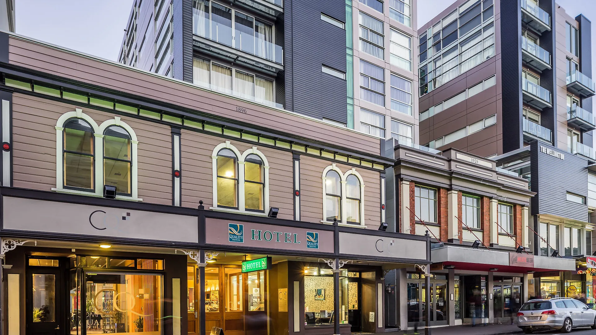 Q Hotel Wellington 4*,